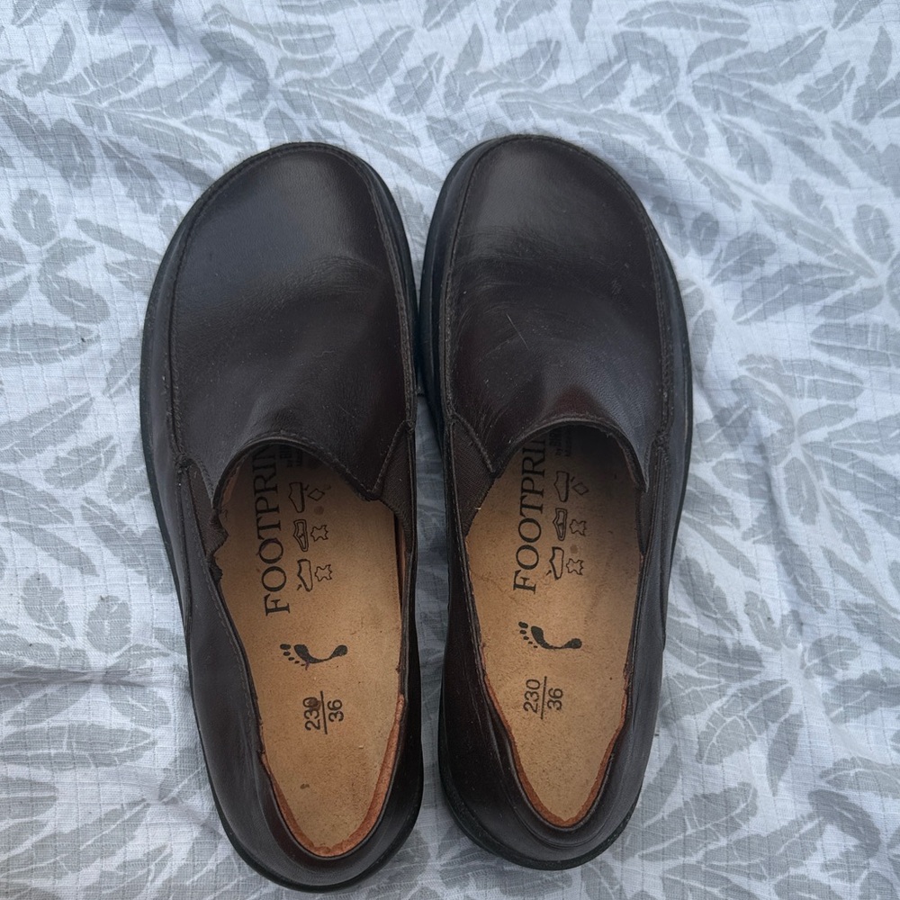 Men's Brown Leather Slip-On Shoes - Picture 2 of 4